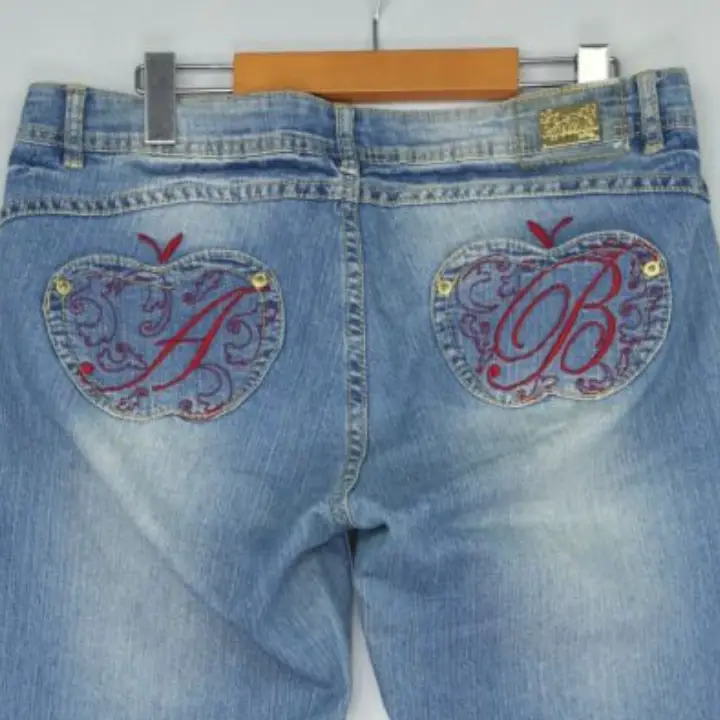 Apple Bottoms jeans brand for ladies